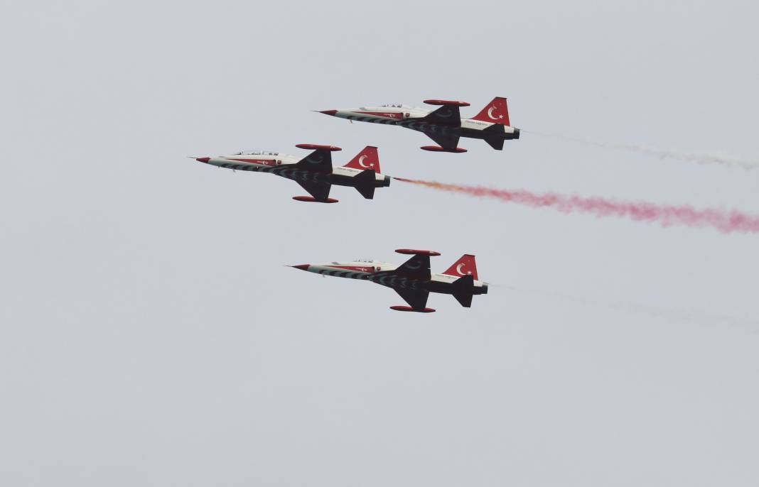 Türk Yıldızları'ndan nefes kesen gösteri - Resim: 15